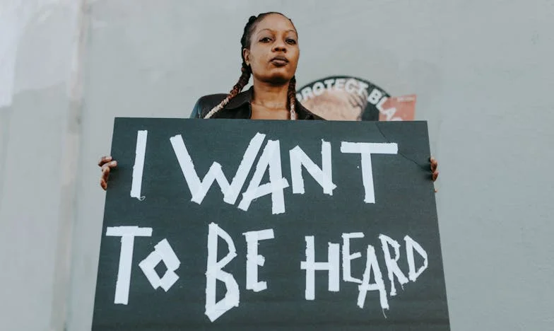 „Не, майка ти няма да живее с нас“ — Моята битка за собствен дом и достойнство