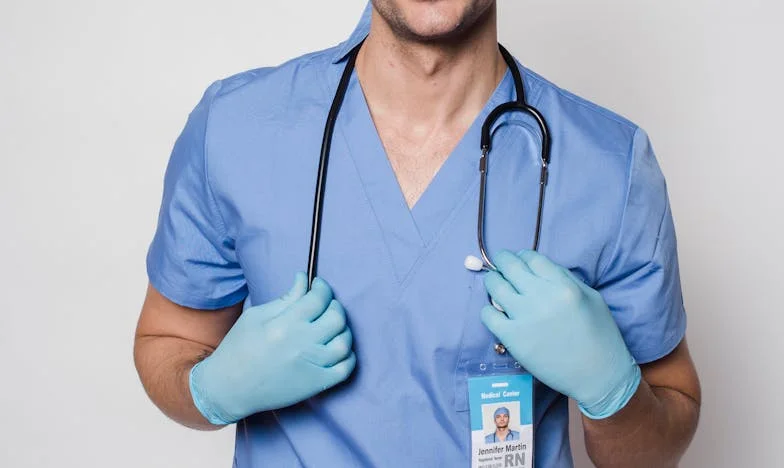 Тайната на новата сестра в стария болничен коридор