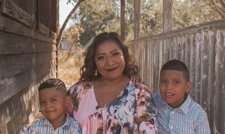 Ти ми дължиш нещо – историята на една дъщеря, която никога не чу извинение от майка си