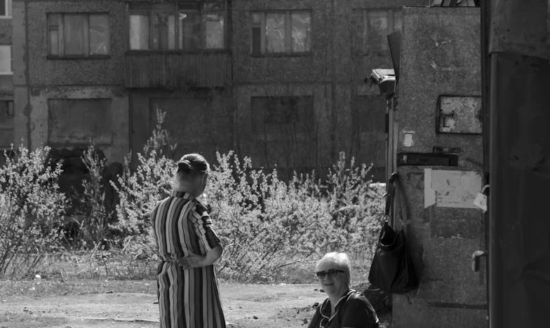 Когато свекървата ми настани сина си у нас – Вихърът на едно българско семейство