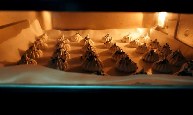 Novčanik Mog Muža i Moja Zlatna Kavez: Moja Borba za Slobodu u Hladnom Braku