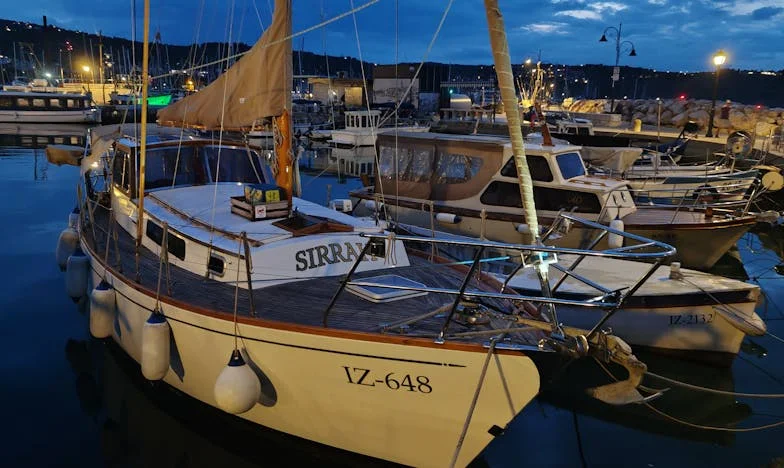 Tri stvari na obali – priča o Ani, koja je morala da bira između porodice i sebe