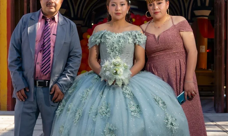 Pinezka na karti: Istina na adresi Miętowa 14