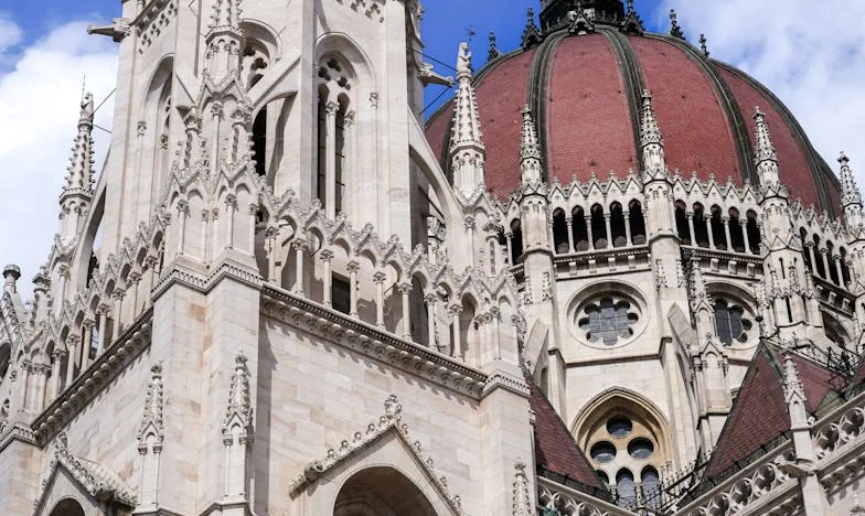 Stara Komoda i Nova Svađa: Priča Između Svekrve i Snaje