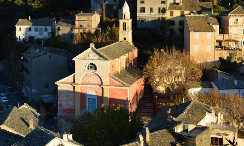 Ispod istog krova: Izdaja u obitelji