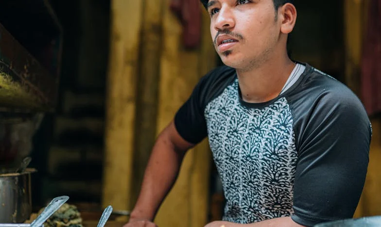 Između dvije vatre: Priča o majci, sinu i snahi