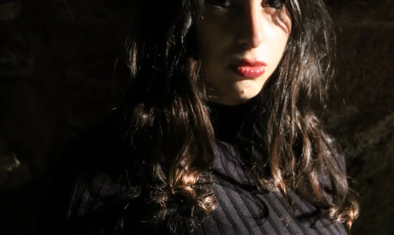 Između Dvije Vrata: Kada Svekrva Dijeli Obitelj