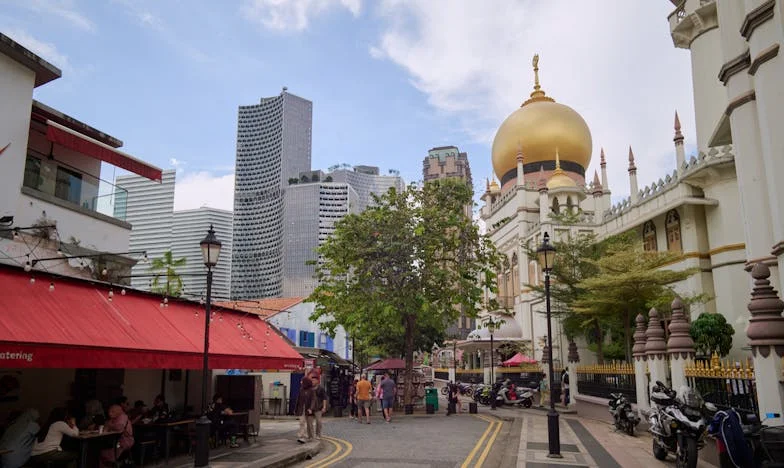 Jedno ljeto na Jadranu: Obiteljske tajne, izdaja i potraga za sobom