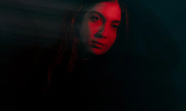 Sjena između nas: Priča o sestrinskoj ljubavi i nerazumijevanju