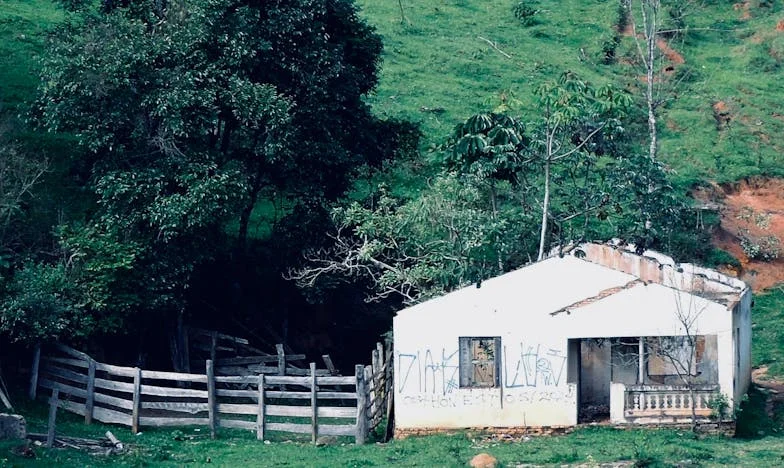 Isključena iz Sreće: Srce Majke na Pragu Gubitka