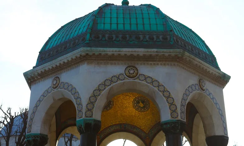 Kucanje na vrata: Suze svekrve i izdaja koja ne prolazi