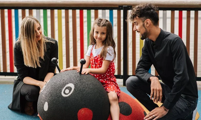 Između Dva Svijeta: Majčina Juha i Očeva Tišina