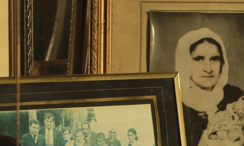 Između Oca i Muža: Dvije Godine Tišine