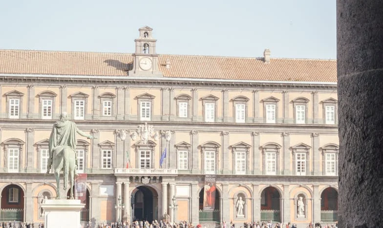 „Da nije mene, crkla bi od gladi!” – Godinu dana kasnije vodila sam njegovu firmu. Priča Lejle iz Sarajeva