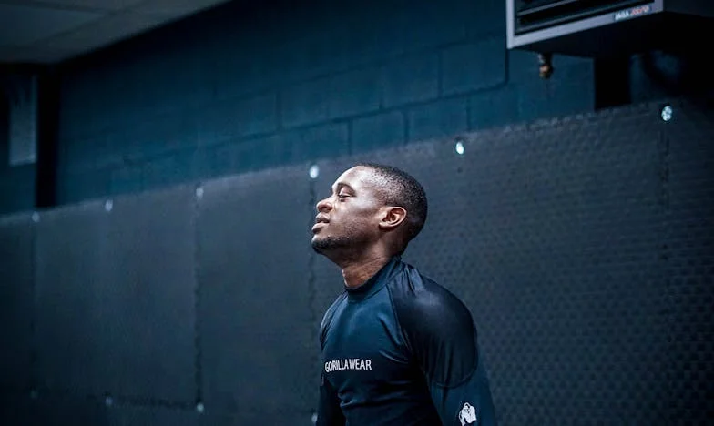 Kako sam pokušala zaustaviti nepozvane rođake koji su uništavali svaku obiteljsku proslavu – priča o granicama, sramu i hrabrosti