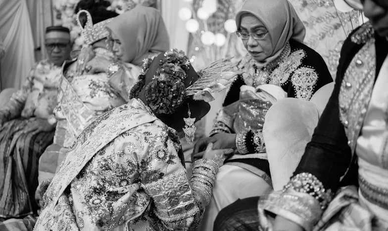 Između Dva Ognja: Moja Kćerka, Moji Razvedeni Roditelji i Ja