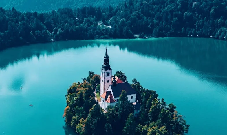 Između dva svijeta: Moja borba s pravilima svekrve i šutnjom muža