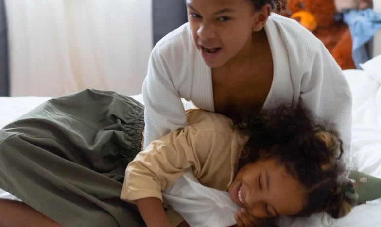 Između dva svijeta: Priča o izgubljenoj vjeri i obiteljskoj izdaji