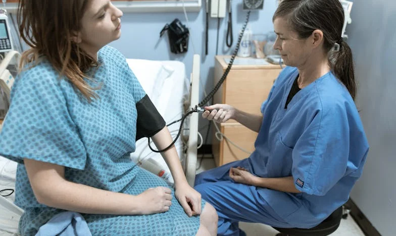 Između dvije vatre: Kako sam sestru držala za ruku dok mi se život raspadao