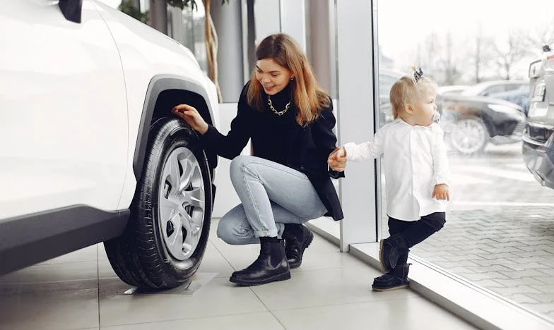 Kad vrata ostanu zatvorena: Priča o Ani, Lejli i izgubljenom povjerenju
