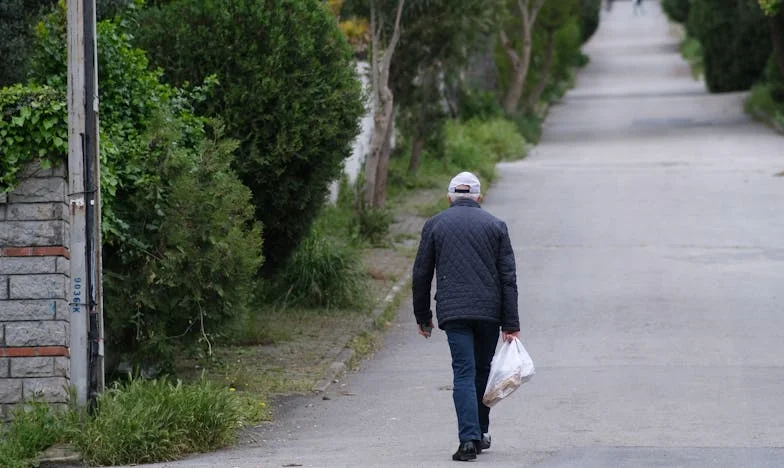 Između četiri zida: Kad srce ne zna kome pripada