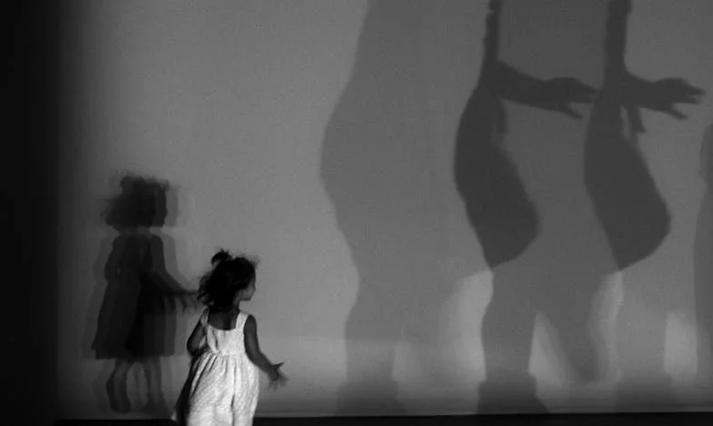 Kad se svijet raspukne: Majčina priča o puštanju sina