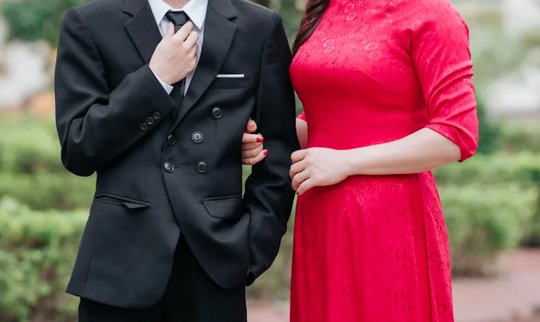 Zrcalne snahe: Iza osmijeha na obiteljskom ručku