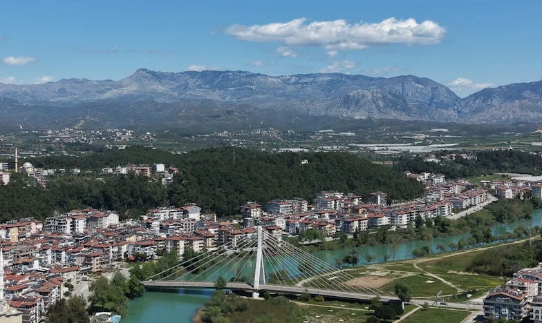 Između obiteljskog stola i vlastitog dostojanstva: Priča jedne snahe