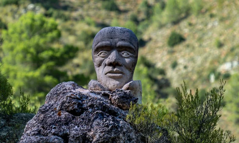 Sousedka, která vždycky klepala pro něco sladkého