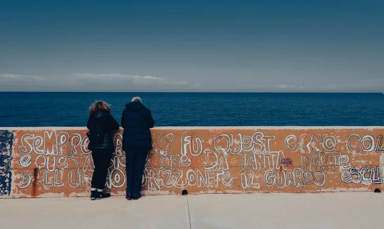 Cizincem ve vlastním bytě: Příběh o hranicích, rodině a hledání štěstí