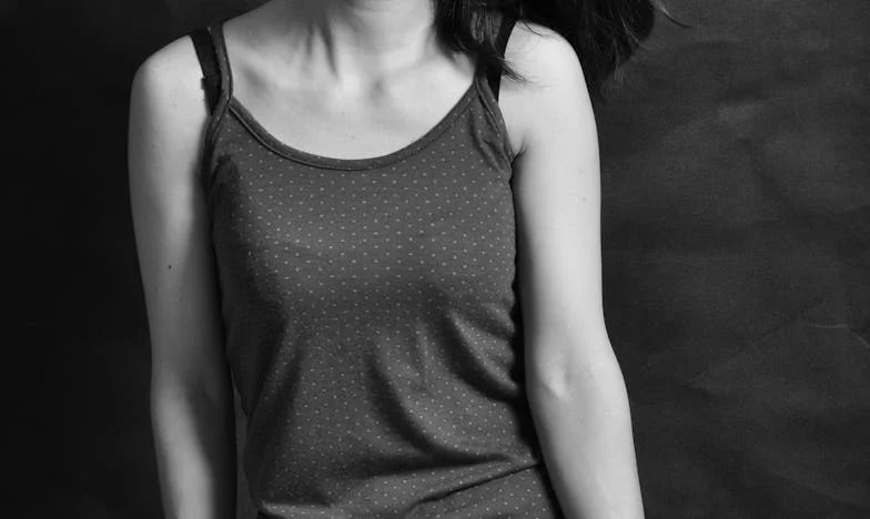 Když domov přestane být útočištěm: Příběh útěku a hledání sebe sama