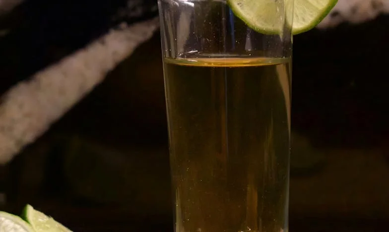 Když manžel zvolí matku místo mě: Příběh zrady, tajemství a rodinných konfliktů