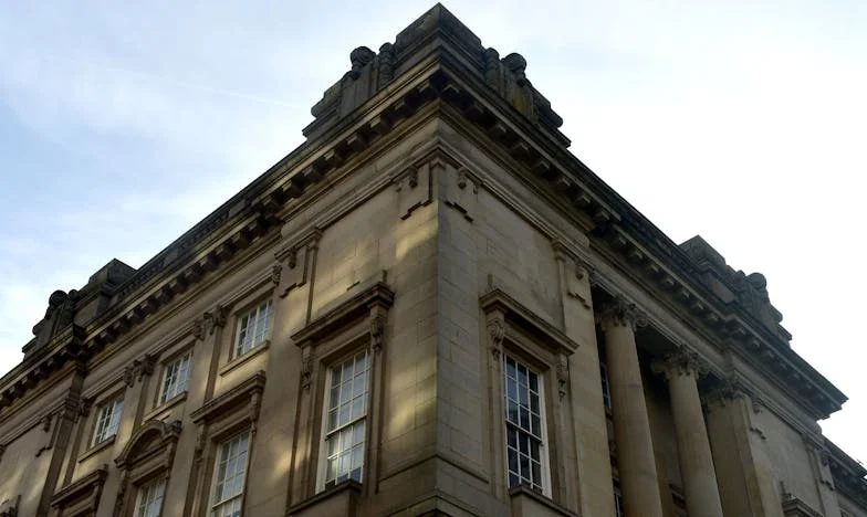 Když se láska láme mezi generacemi: Příběh o Anně, jejím synovi a snaše