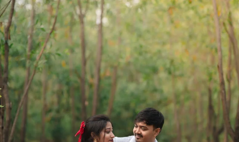 Socha, která rozděluje: Příběh o otci, synovi a ztracené podobě