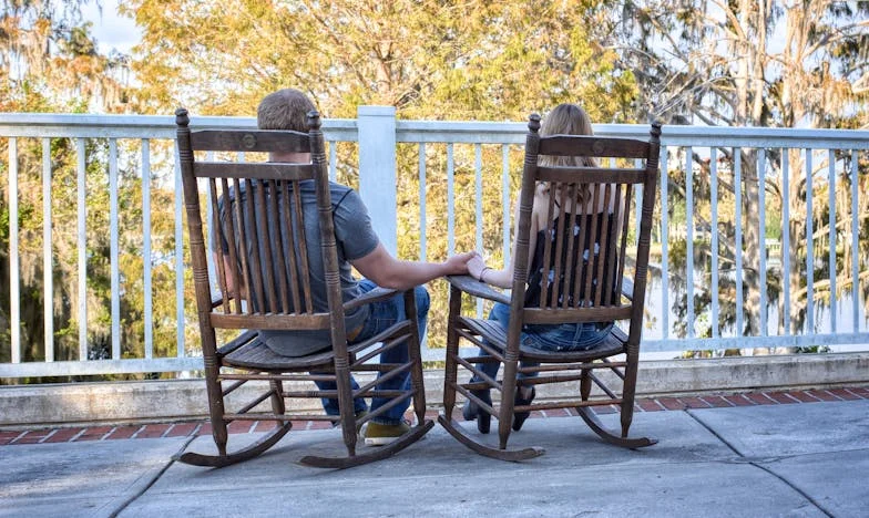 „Vstaň a uvař mi kafe!“ – Jak můj švagr rozbil naše rodinné víkendy a proč nemohu svému muži odpustit