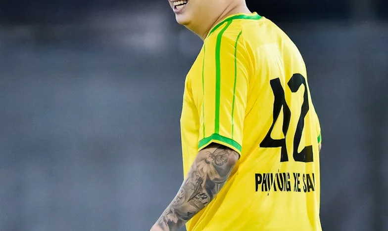 Anna: Iluze štěstí a stíny rodiny – Příběh jedné české dívky