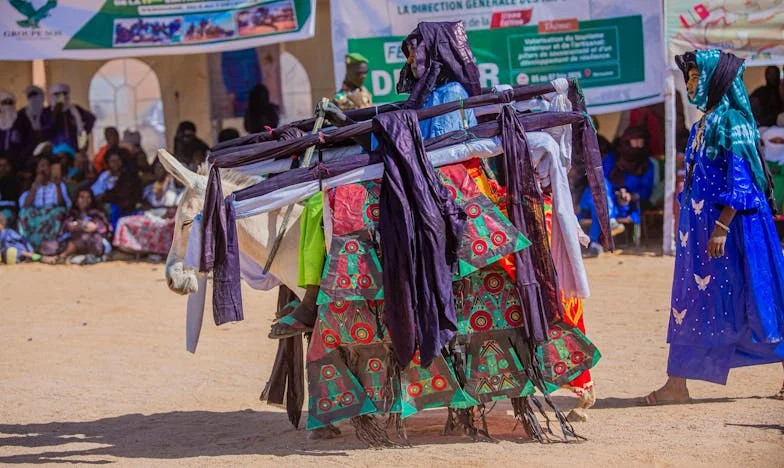 Neviditelná porota: Móda, soud a hledání přijetí