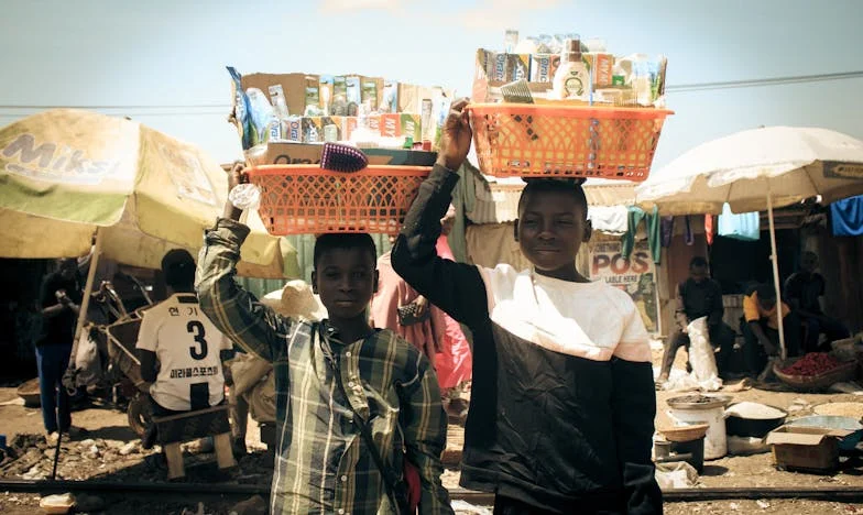 Jak jeden SMS odmienił moje życie rodzinne – historia z teściową w roli głównej