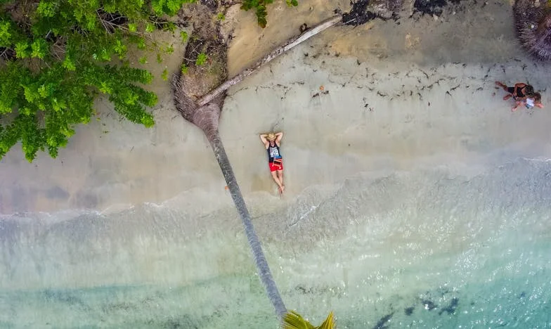 Zatracona w myślach przy oknie: Historia Magdy, która musiała wybrać między sobą a rodziną
