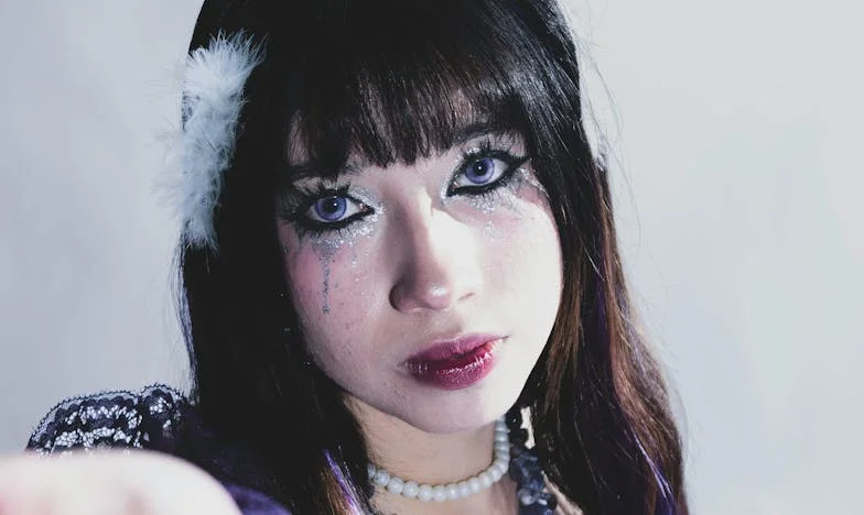 Zwykłe zakupy, które zmieniły moje życie: Jak jeden dzień w Biedronce obnażył samotność i bezradność starszych ludzi