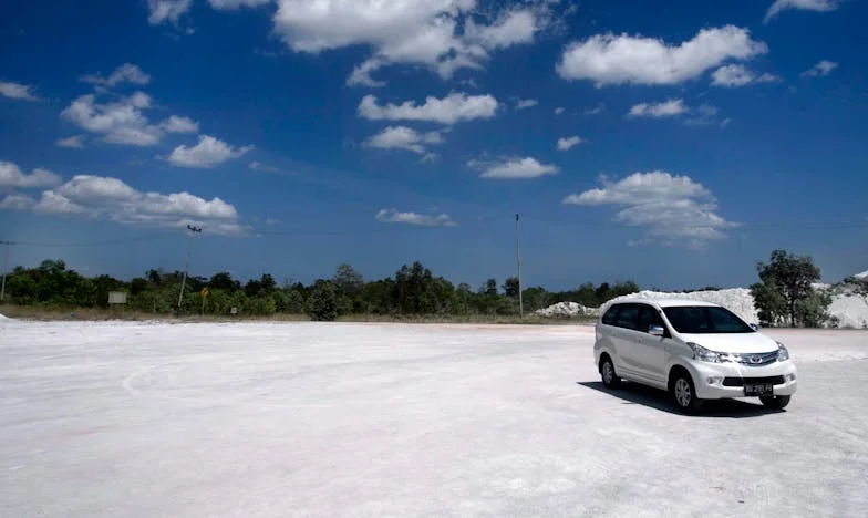 "Dlaczego na stole są tylko parówki?" – O tym, jak samotność w małżeństwie boli bardziej niż cisza po dzieciach