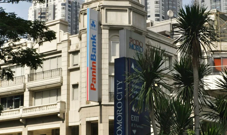 Między matką a miłością: Dziennik Weroniki