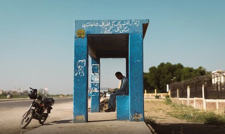 Trzy lata temu teściowa wyrzuciła nas z dzieckiem na ulicę. Dziś oczekuje, że będę udawać, że nic się nie stało.