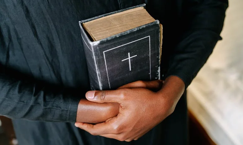 „Myślałam, że pomagam córce, ale teraz jestem tylko jej opiekunką, kucharką i portfelem” – Wyznanie emerytowanej matki z Krakowa