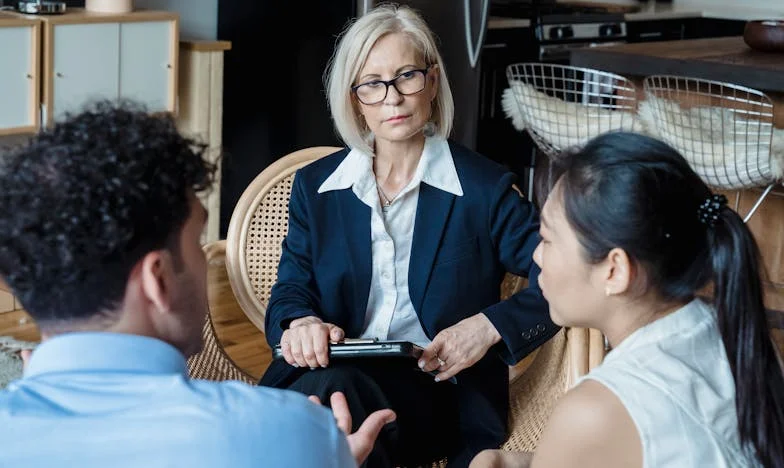 „Nie jestem darmową opiekunką tylko dlatego, że jestem na macierzyńskim!” – Moja rodzina uznała mnie za egoistkę, bo odmówiłam zajmowania się cudzym dzieckiem
