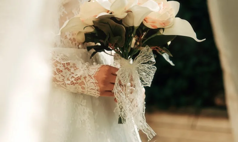 Przyszła teściowa odwołała nasz ślub, oskarżając moją chorobę o zdradę – historia, która złamała mi życie