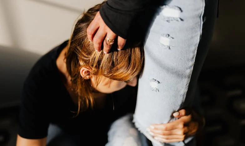 W cieniu obietnic: Ile kosztuje moja wolność?