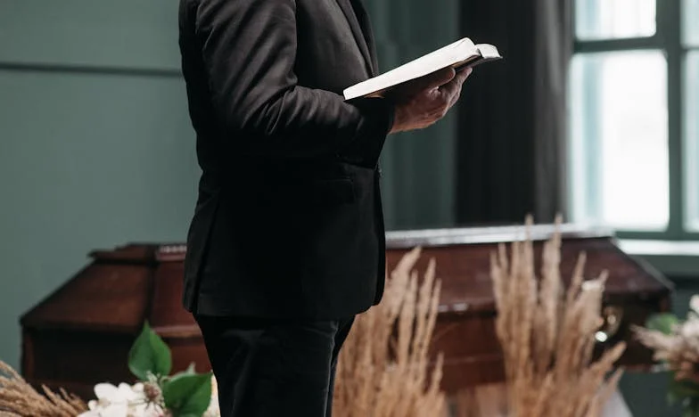 Zaprosiłam syna z żoną na obiad – w trakcie deseru usłyszałam, że się rozwodzą. Teraz muszę wybrać stronę