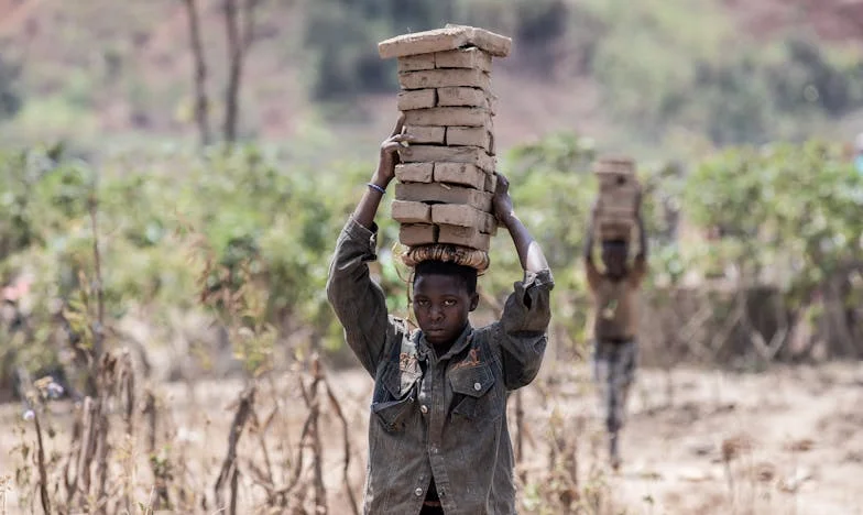 Między matką a mężem: Rozdarta w swoim własnym domu
