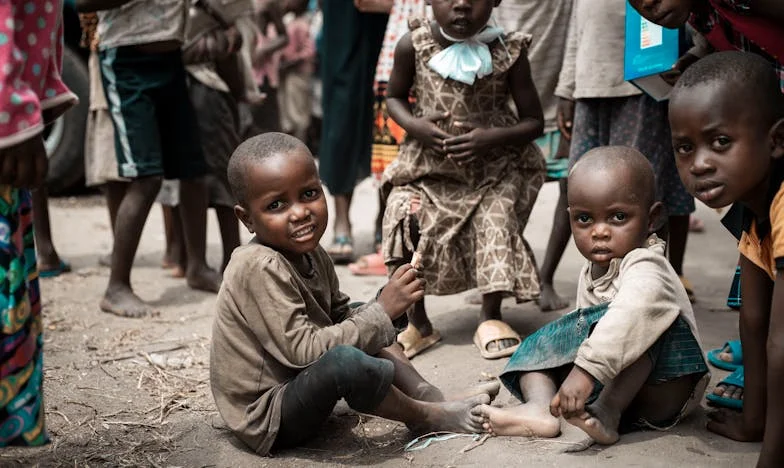 "Słyszę was wszystkich: Historia zemsty i wyzwolenia w cieniu rodzinnych zdrad"